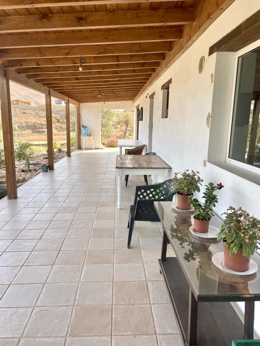 3 bedroom Villa for sale in Tuineje with pool garage - € 450,000 (Ref: 8113224)