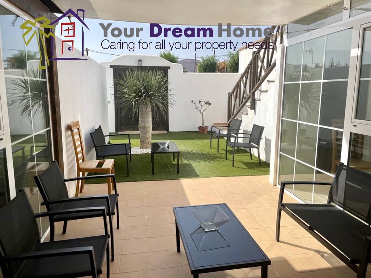 3 bedroom Villa for sale in Tuineje with pool garage - € 450,000 (Ref: 8113224)
