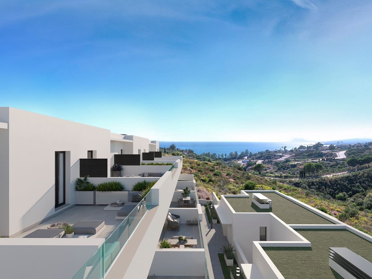 4 bedroom Apartment for sale in Manilva with pool garage - € 425,000 (Ref: 8172859)