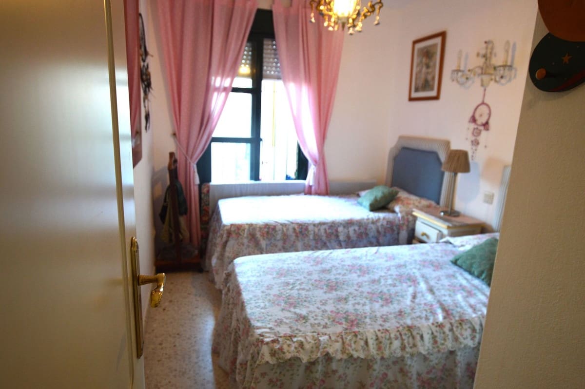 2 soverom Leilighet til salgs i Manilva med svømmebasseng garasje - € 218 000 (Ref: 8172861)