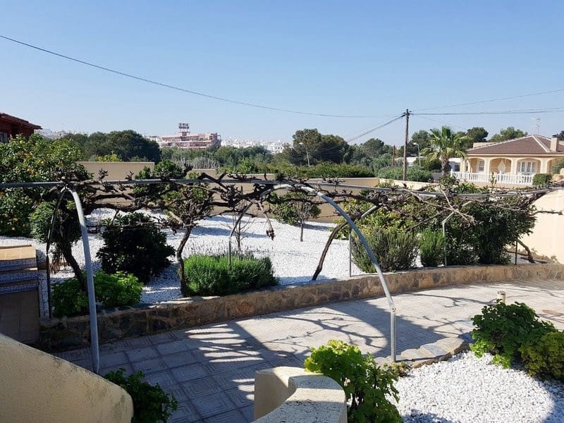 Chalet de 5 habitaciones en Los Balcones en venta - 595.000 € (Ref: 8199880)