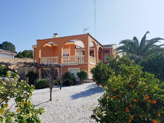5 makuuhuone Huvila myytävänä paikassa Los Balcones - 595 000 € (Ref: 8199880)