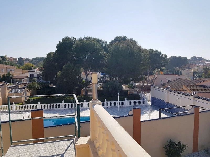 Chalet de 5 habitaciones en Los Balcones en venta - 595.000 € (Ref: 8199880)
