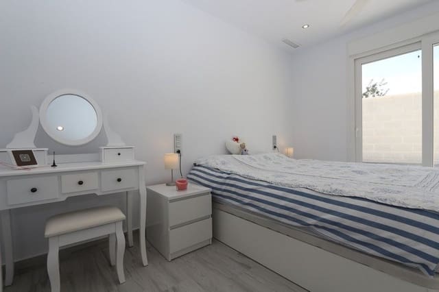 Chalet de 3 habitaciones en Rojales en venta - 450.000 € (Ref: 8199885)