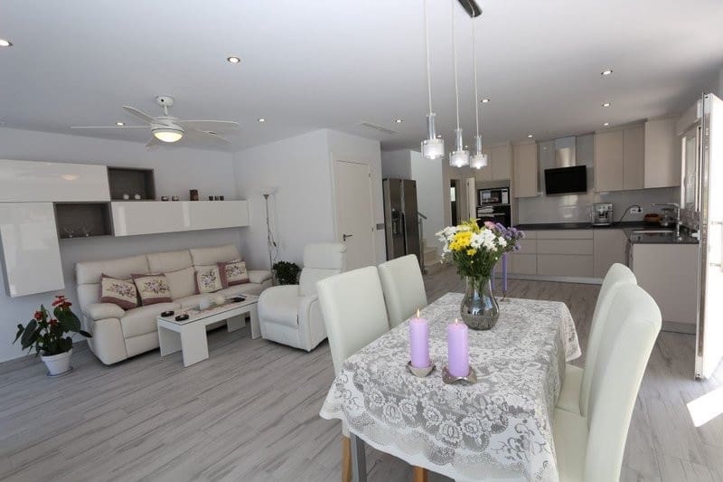 3 bedroom Villa for sale in Rojales - € 450,000 (Ref: 8199885)