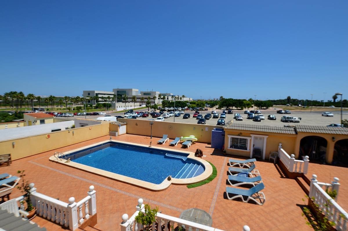 6 bedroom Villa for sale in Los Balcones with pool garage - € 620,000 (Ref: 8199887)