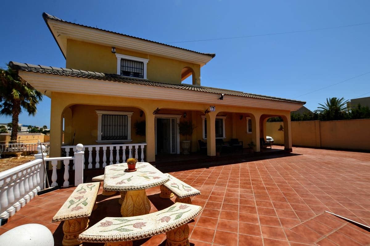 6 soveværelse Villa til salg i Los Balcones med swimmingpool garage - € 620.000 (Ref: 8199887)