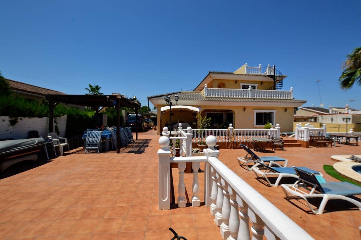 6 soveværelse Villa til salg i Los Balcones med swimmingpool garage - € 620.000 (Ref: 8199887)