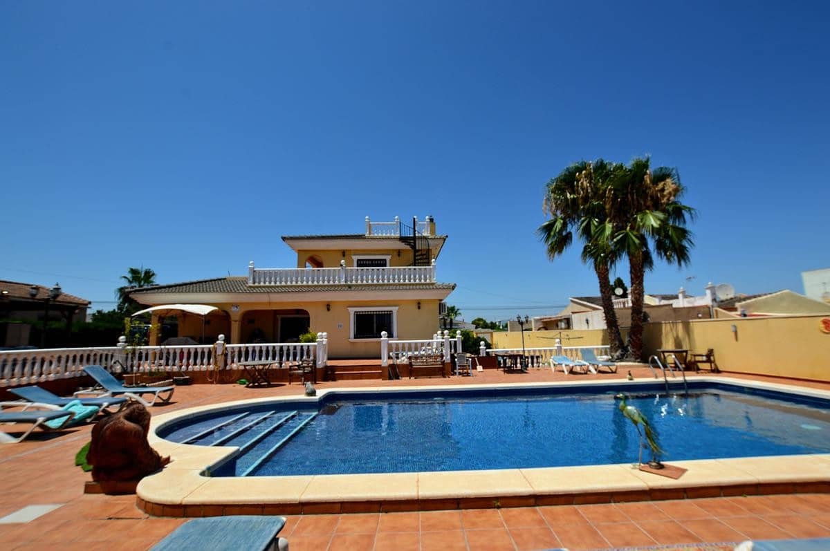 6 soveværelse Villa til salg i Los Balcones med swimmingpool garage - € 620.000 (Ref: 8199887)