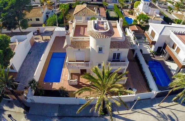 4 soveværelse Villa til salg i Cabo Roig, Orihuela med swimmingpool garage - € 910.000 (Ref: 8199893)