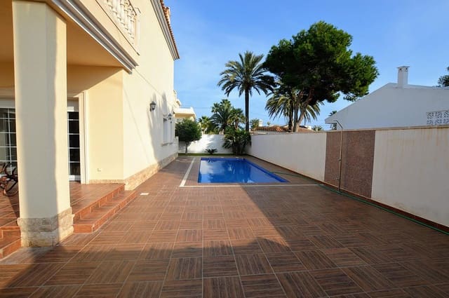 4 soveværelse Villa til salg i Cabo Roig, Orihuela med swimmingpool garage - € 910.000 (Ref: 8199893)