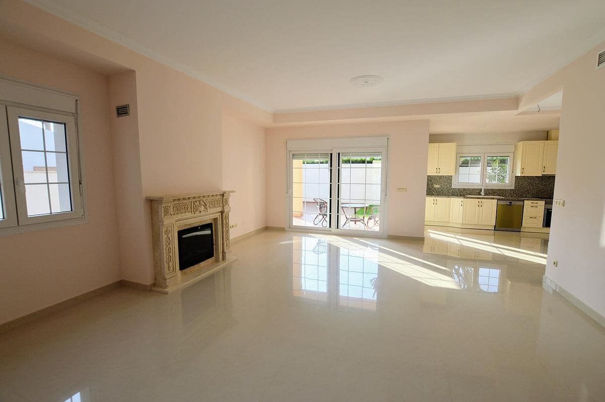 4 bedroom Villa for sale in Cabo Roig with pool garage - € 910,000 (Ref: 8199893)