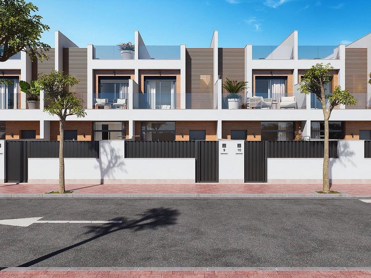 3 soveværelse Rækkehus til salg i San Pedro del Pinatar med swimmingpool garage - € 317.000 (Ref: 8199955)