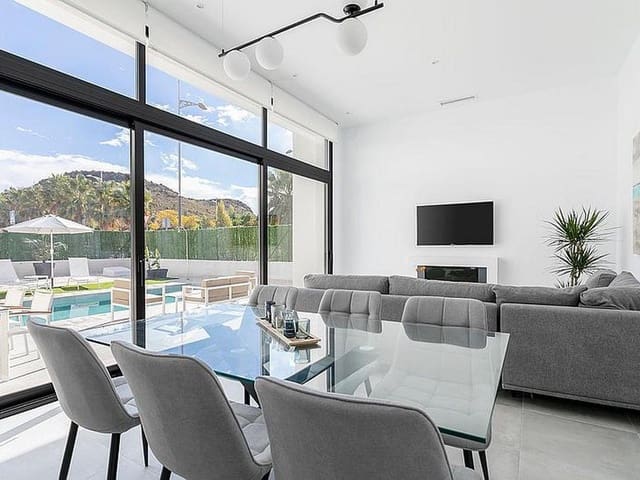 Chalet de 3 habitaciones en Calasparra en venta con piscina garaje - 329.000 € (Ref: 8199956)