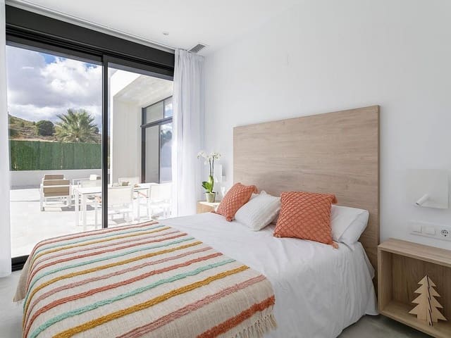 Chalet de 3 habitaciones en Calasparra en venta con piscina garaje - 329.000 € (Ref: 8199956)