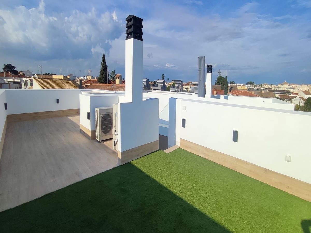 3 bedroom Villa for sale in Torre de la Horadada with pool garage - € 628,000 (Ref: 8199964)