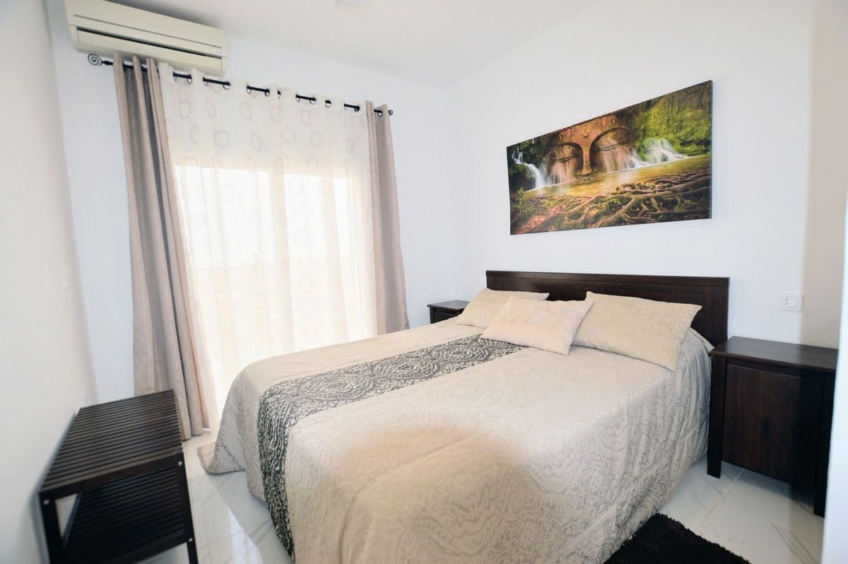 5 quarto Moradia para venda em Villamartin com piscina garagem - 485 000 € (Ref: 8199989)