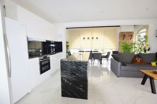 5 quarto Moradia para venda em Villamartin, Orihuela com piscina garagem - 485 000 € (Ref: 8199989)