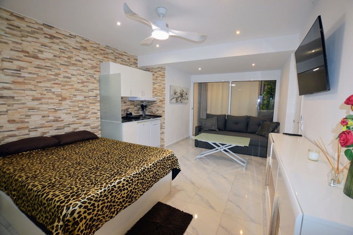 5 quarto Moradia para venda em Villamartin com piscina garagem - 485 000 € (Ref: 8199989)