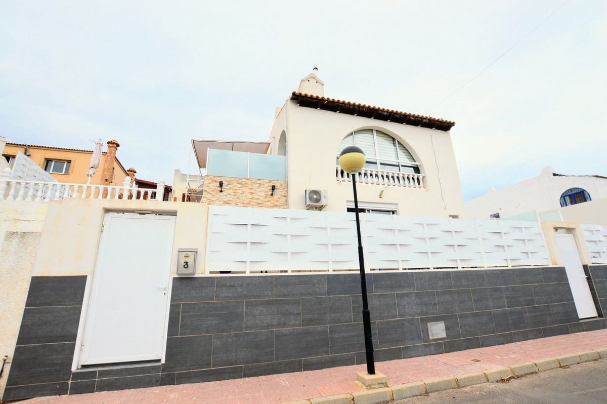 5 bedroom Villa for sale in Villamartin with pool garage - € 485,000 (Ref: 8199989)