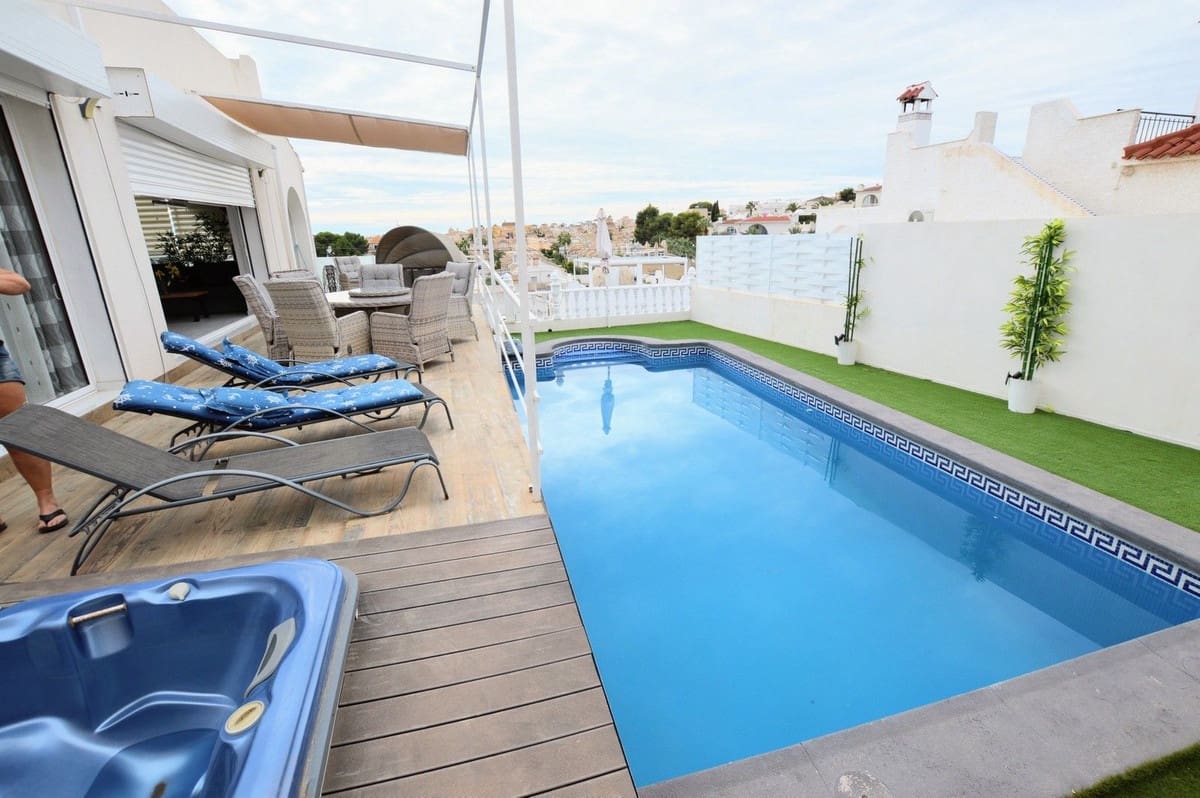 5 bedroom Villa for sale in Villamartin with pool garage - € 485,000 (Ref: 8199989)