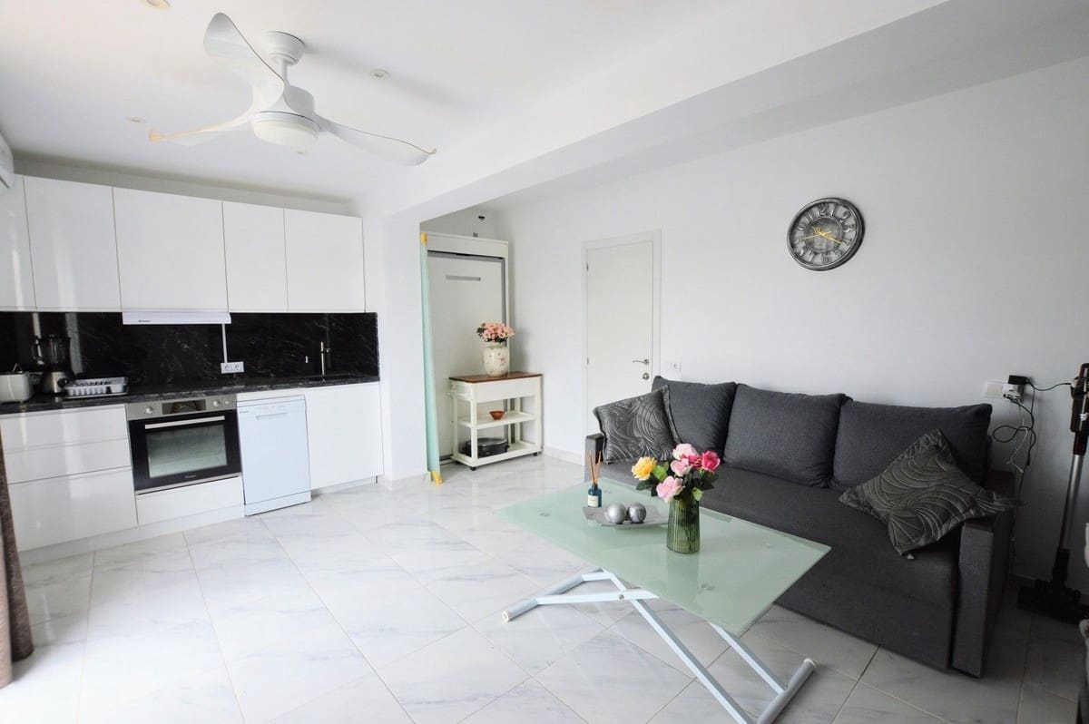 5 bedroom Villa for sale in Villamartin with pool garage - € 485,000 (Ref: 8199989)