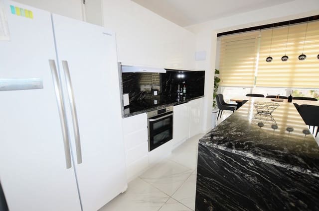 5 chambre Villa/Maison à vendre à Villamartin, Orihuela avec piscine garage - 485 000 € (Ref: 8199989)
