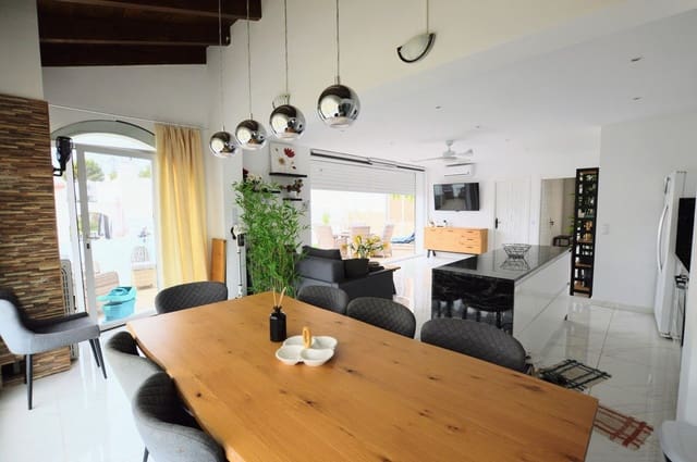 5 chambre Villa/Maison à vendre à Villamartin, Orihuela avec piscine garage - 485 000 € (Ref: 8199989)