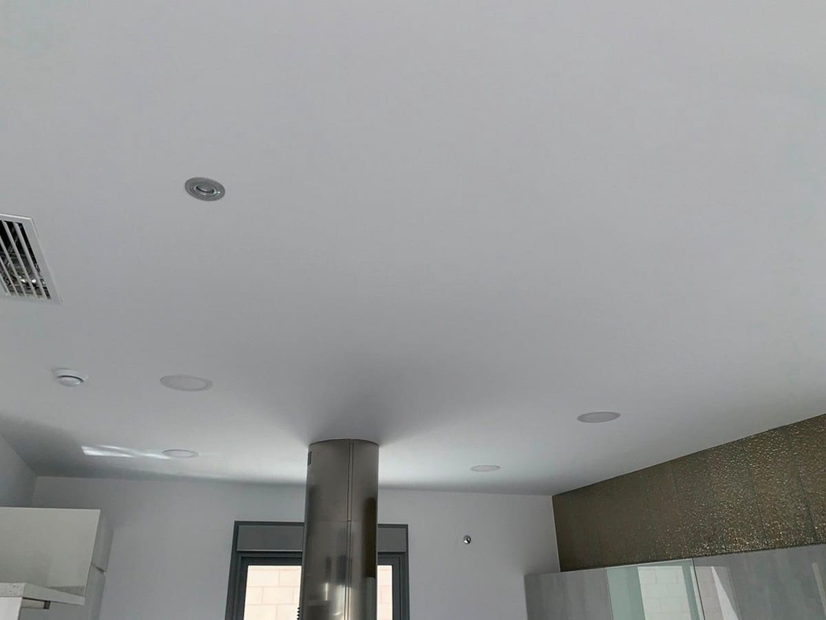 Chalet de 4 habitaciones en Pinoso en venta con garaje - 389.000 € (Ref: 8200026)