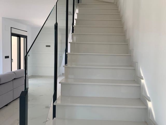 4 sypialnia Willa na sprzedaż w Pinoso z basenem garażem - 489 000 € (Ref: 8200027)