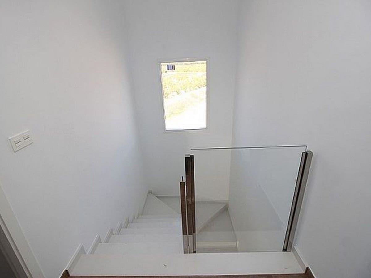 4 bedroom Villa for sale in Pinoso with pool garage - € 337,000 (Ref: 8200029)