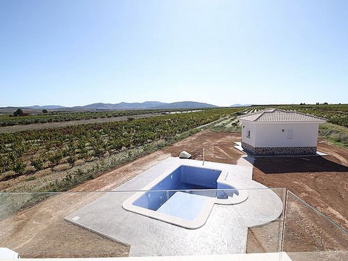 4 bedroom Villa for sale in Pinoso with pool garage - € 337,000 (Ref: 8200029)