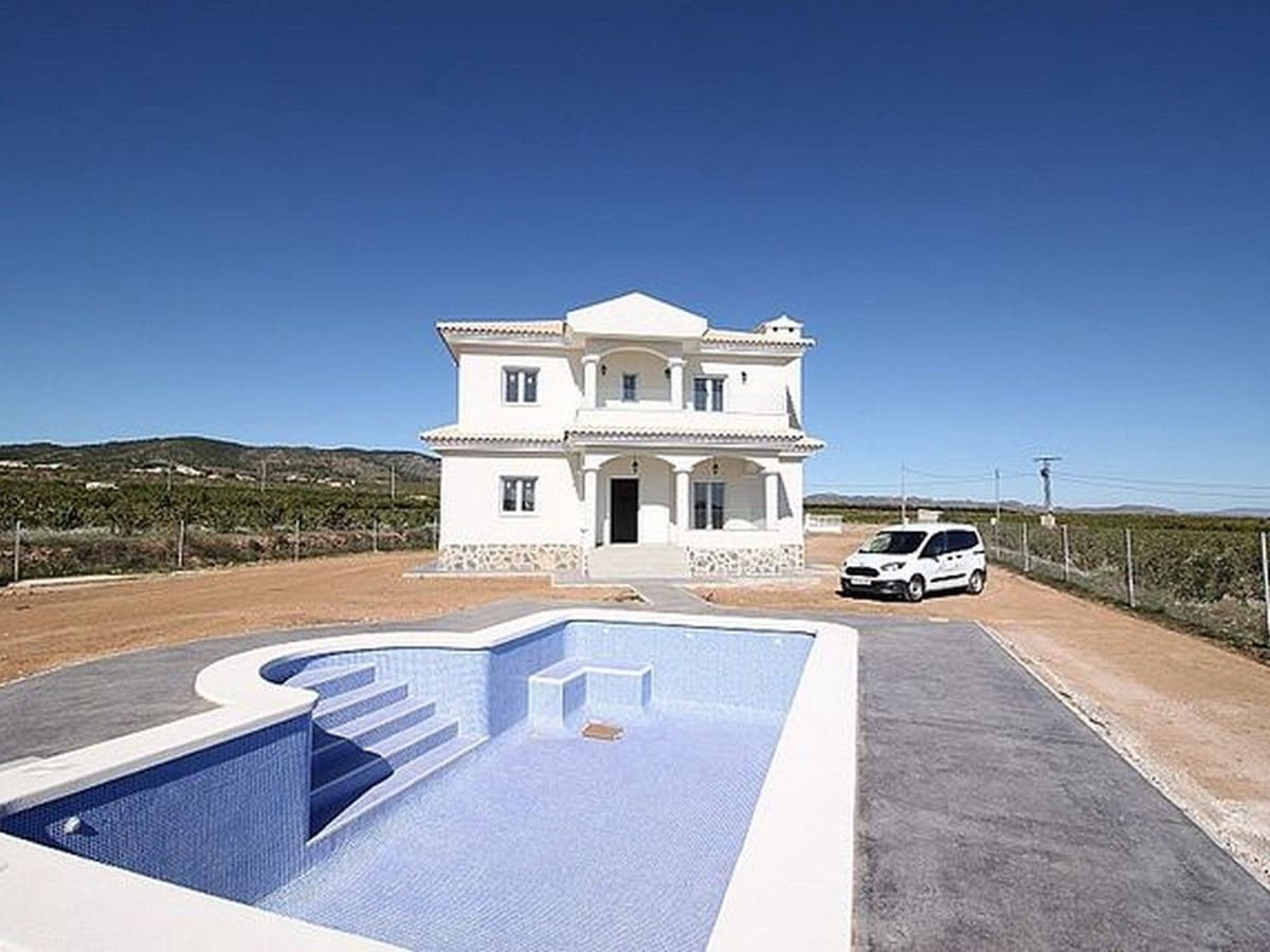 4 bedroom Villa for sale in Pinoso with pool garage - € 337,000 (Ref: 8200029)
