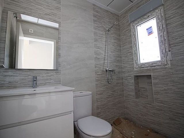 4 sypialnia Willa na sprzedaż w Pinoso z basenem garażem - 337 000 € (Ref: 8200029)