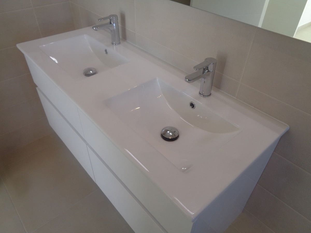 Chalet de 4 habitaciones en Pinoso en venta con piscina garaje - 357.000 € (Ref: 8200030)