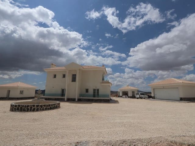 4 sovrum Villa till salu i Pinoso med pool garage - 381 000 € (Ref: 8200031)