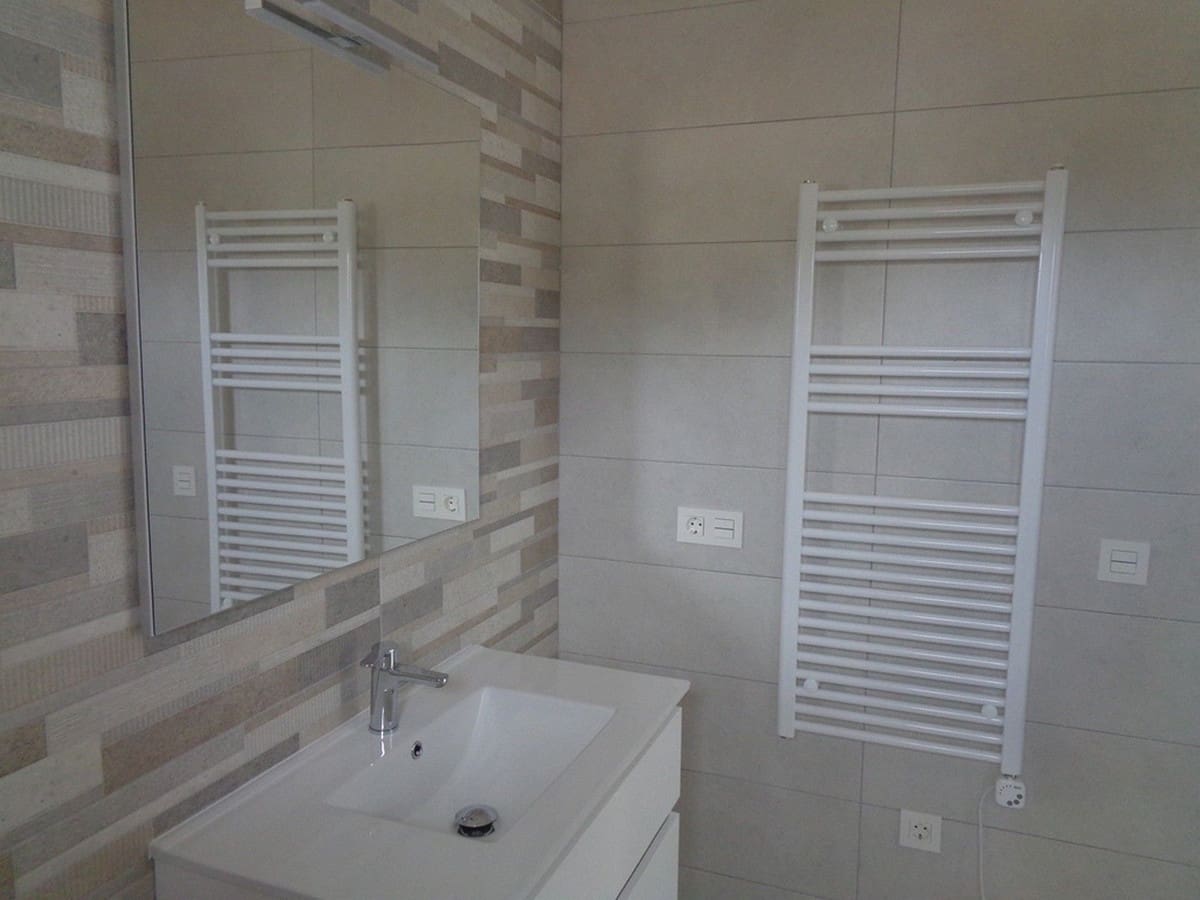 4 bedroom Villa for sale in Pinoso with pool garage - € 381,000 (Ref: 8200031)