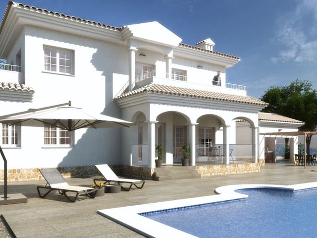 Chalet de 4 habitaciones en Pinoso en venta con piscina garaje - 381.000 € (Ref: 8200031)