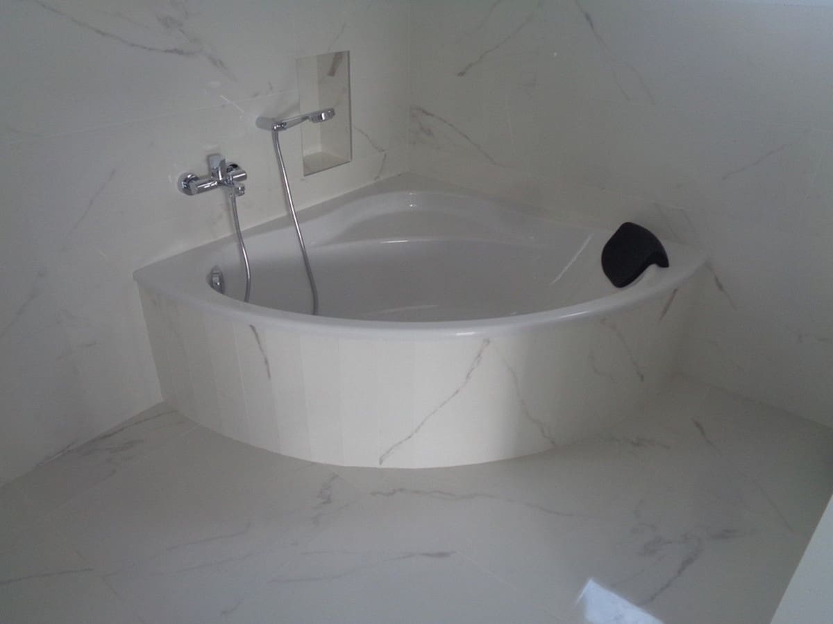 Chalet de 4 habitaciones en Pinoso en venta con piscina garaje - 381.000 € (Ref: 8200031)