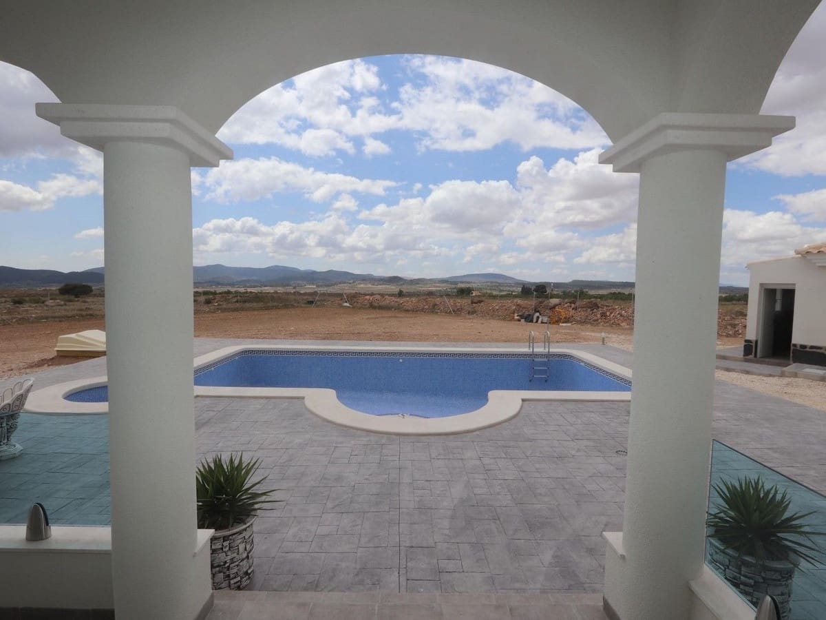 4 bedroom Villa for sale in Pinoso with pool garage - € 381,000 (Ref: 8200031)