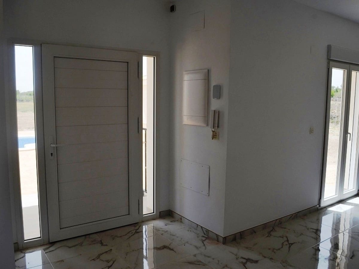 4 bedroom Villa for sale in Pinoso with pool garage - € 454,000 (Ref: 8200032)