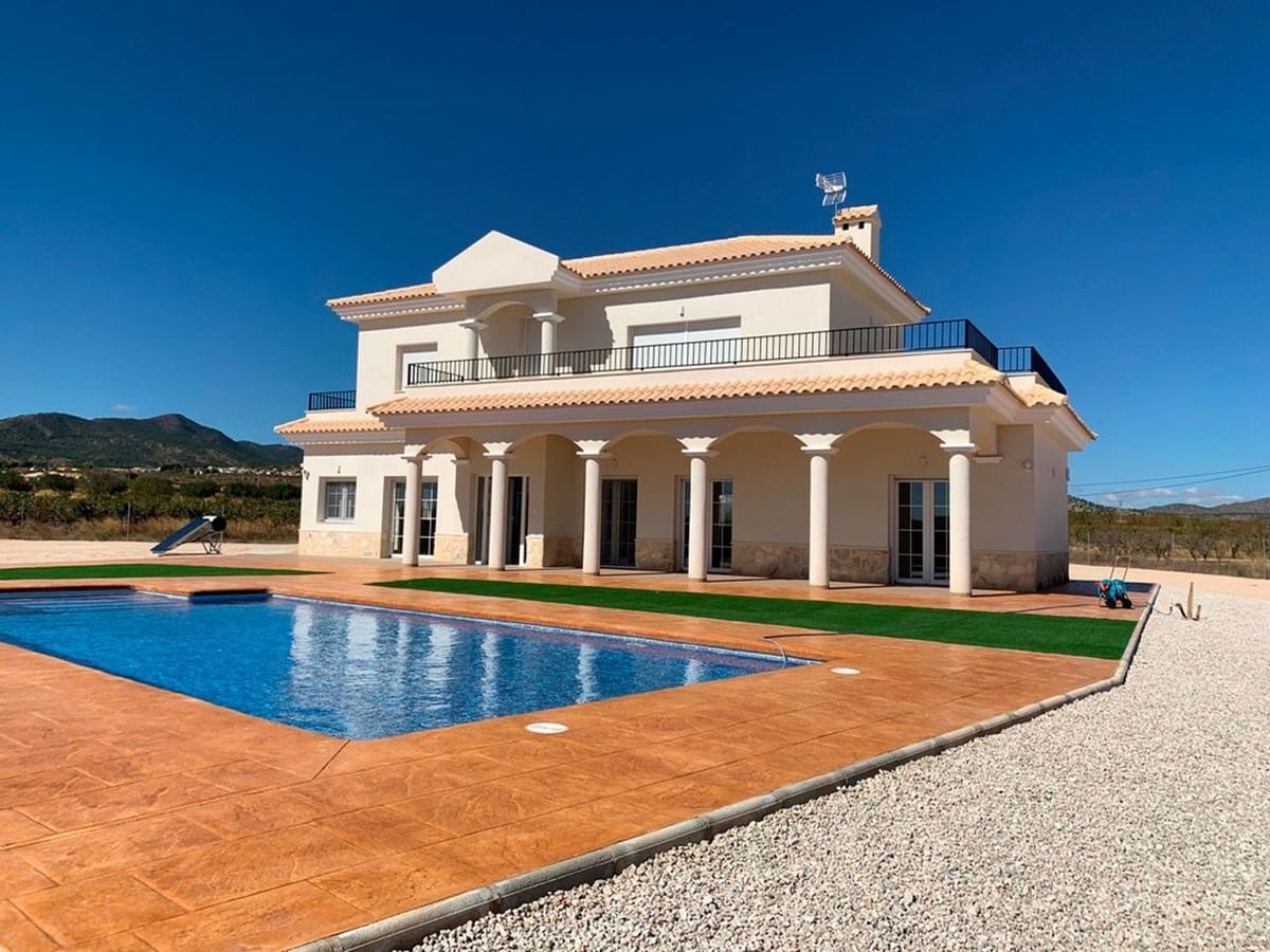 4 bedroom Villa for sale in Pinoso with pool garage - € 454,000 (Ref: 8200032)