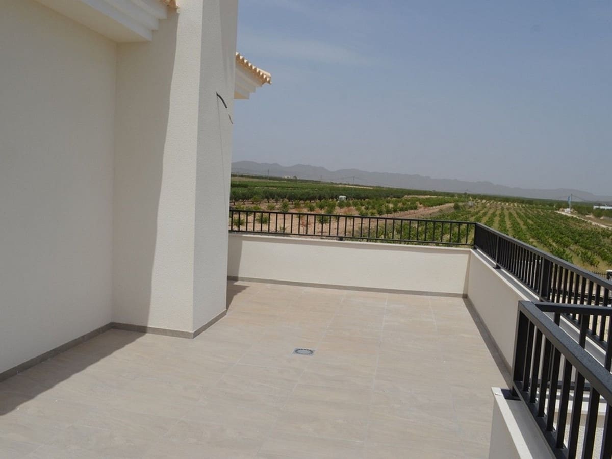 Chalet de 4 habitaciones en Pinoso en venta con piscina garaje - 454.000 € (Ref: 8200032)