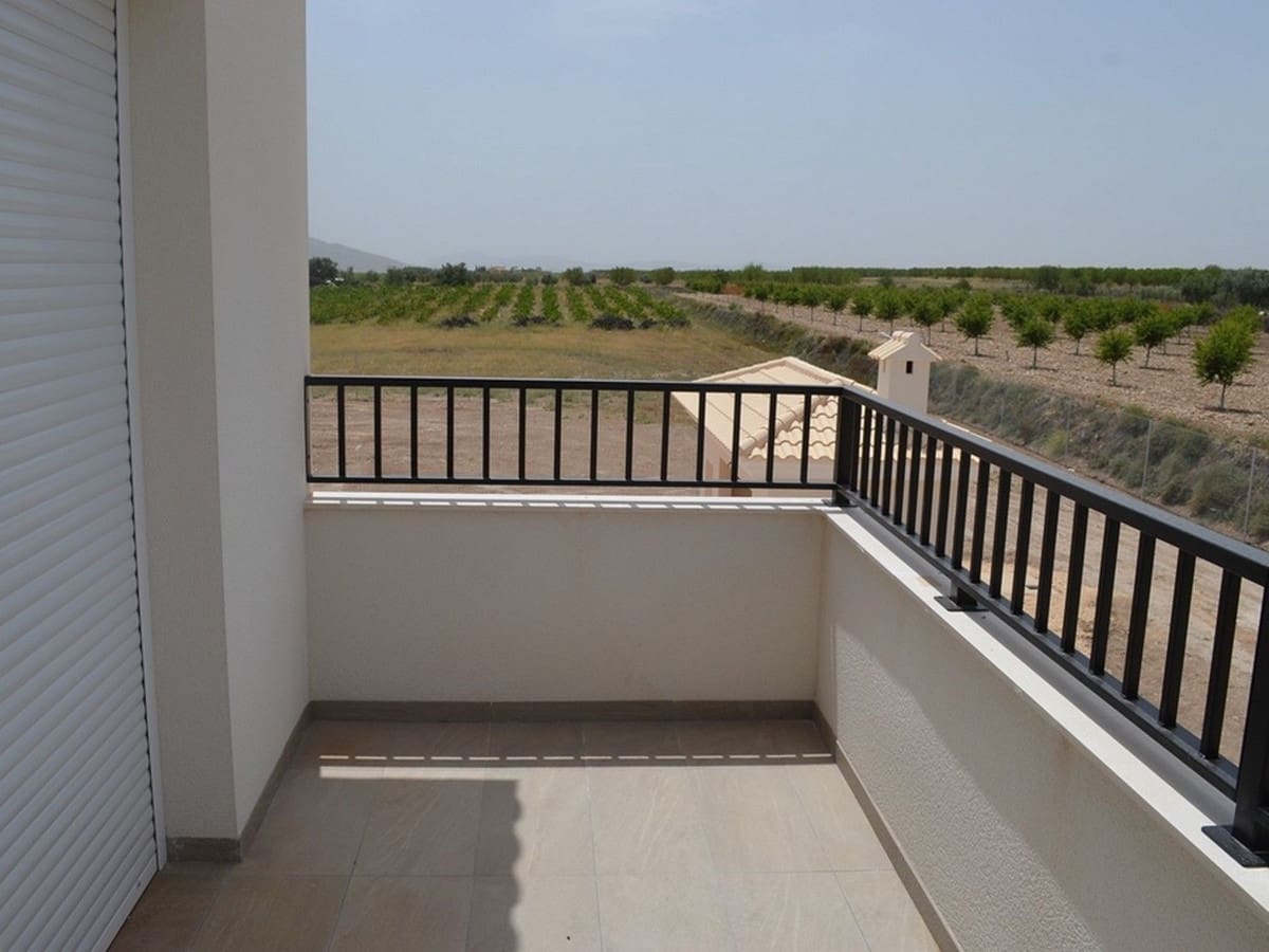 Chalet de 4 habitaciones en Pinoso en venta con piscina garaje - 454.000 € (Ref: 8200032)