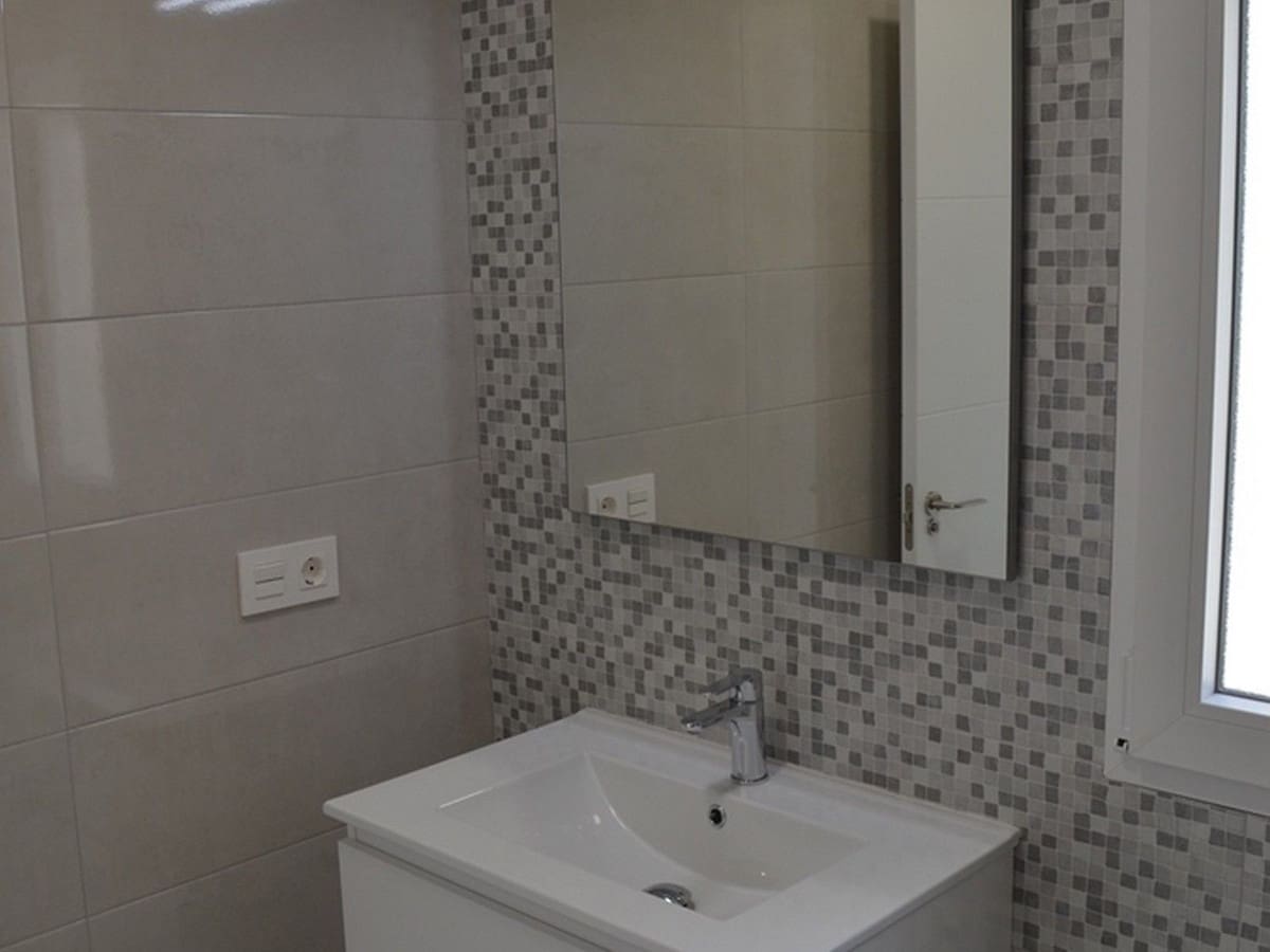 4 sypialnia Willa na sprzedaż w Pinoso z basenem garażem - 454 000 € (Ref: 8200032)