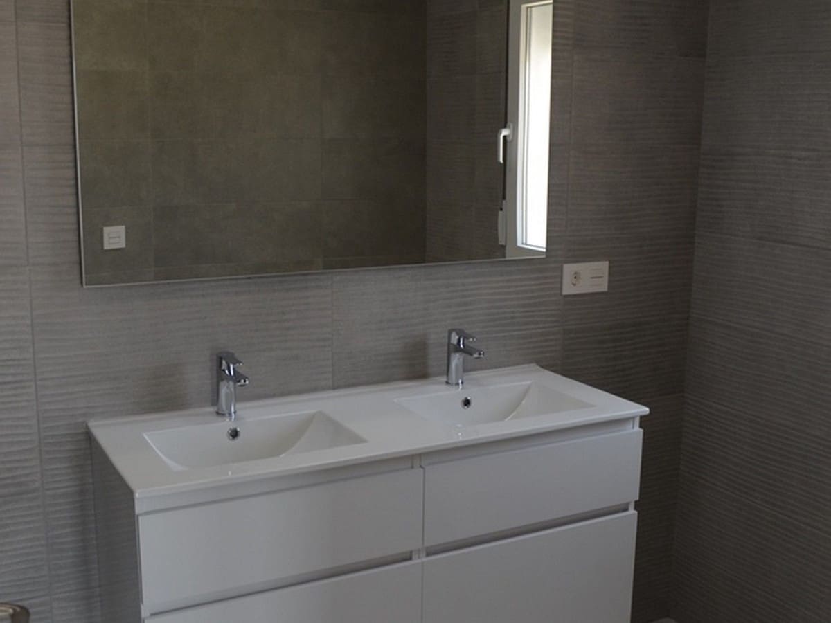 4 sypialnia Willa na sprzedaż w Pinoso z basenem garażem - 454 000 € (Ref: 8200032)