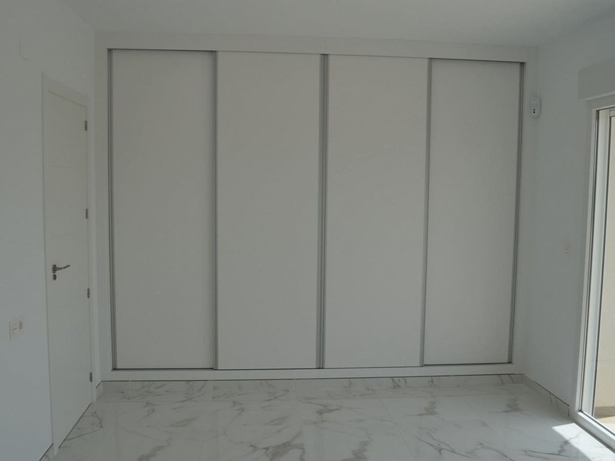 4 sypialnia Willa na sprzedaż w Pinoso z basenem garażem - 454 000 € (Ref: 8200032)