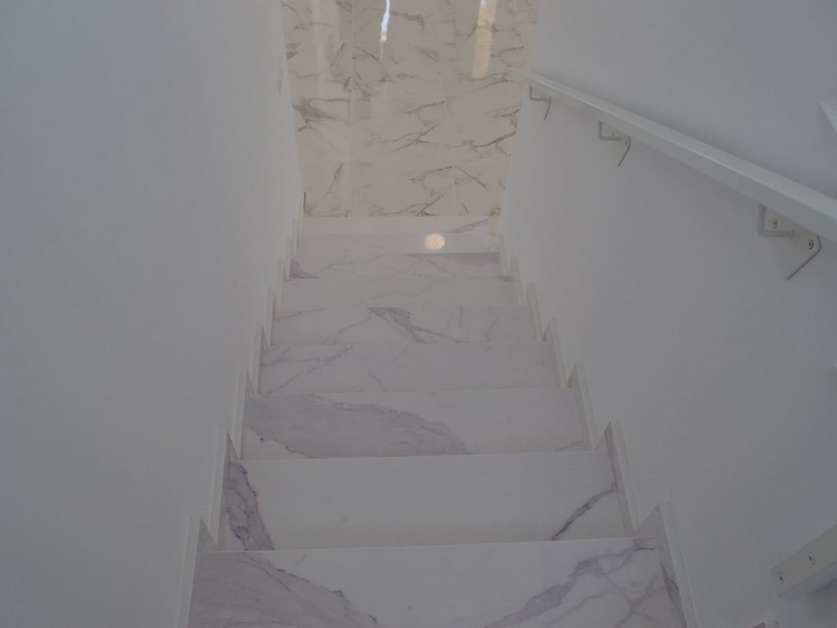 4 sypialnia Willa na sprzedaż w Pinoso z basenem garażem - 454 000 € (Ref: 8200032)