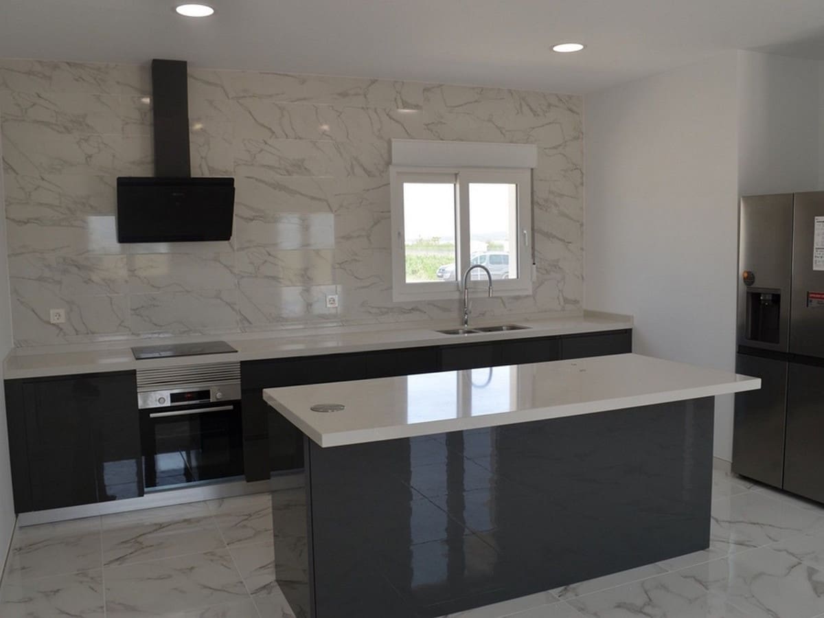 4 bedroom Villa for sale in Pinoso with pool garage - € 454,000 (Ref: 8200032)