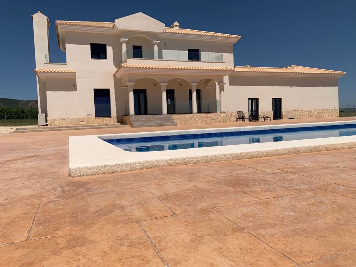 4 bedroom Villa for sale in Pinoso with pool garage - € 487,000 (Ref: 8200033)